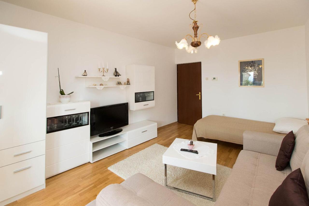 Apartmani Vera Crikvenica Esterno foto