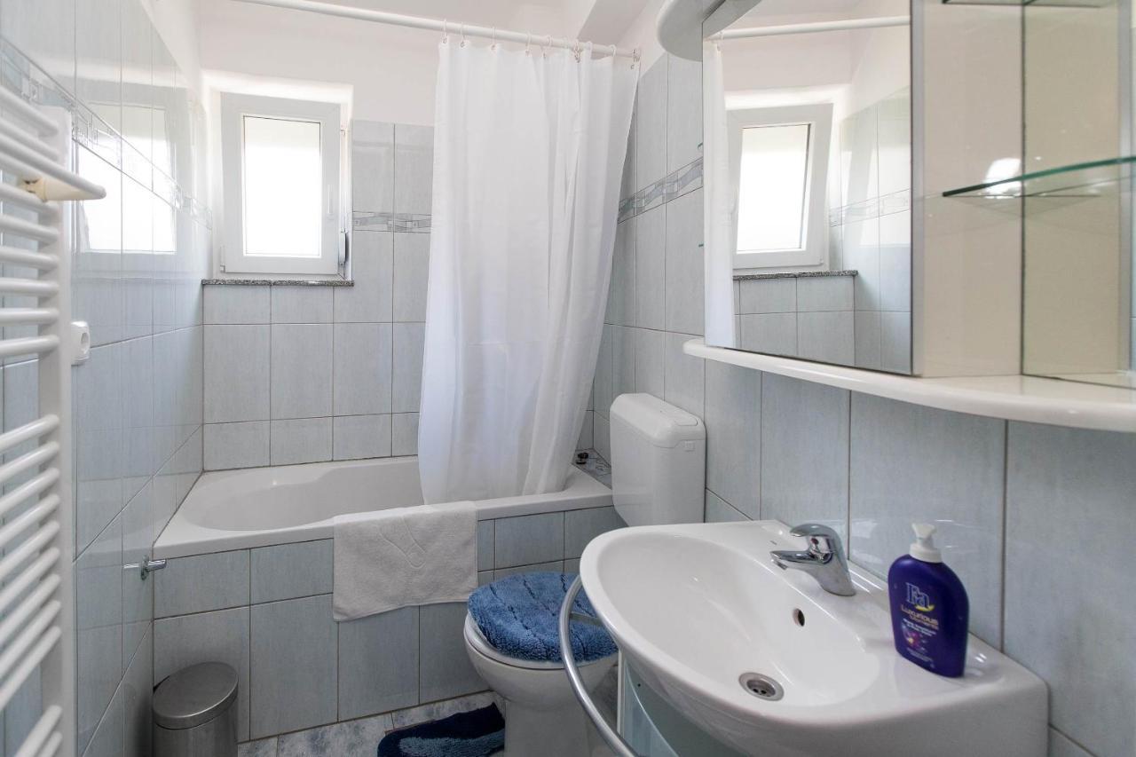 Apartmani Vera Crikvenica Esterno foto