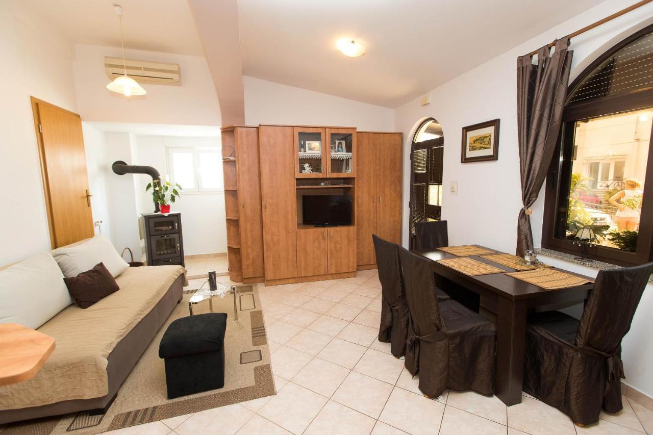 Apartmani Vera Crikvenica Esterno foto